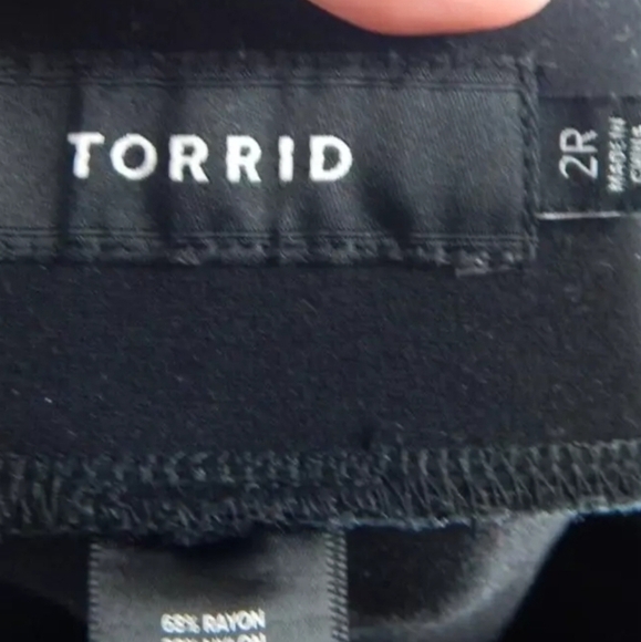 Torrid Black Luxe Ponte Knit Lace Inset Leggings - Picture 4 of 4